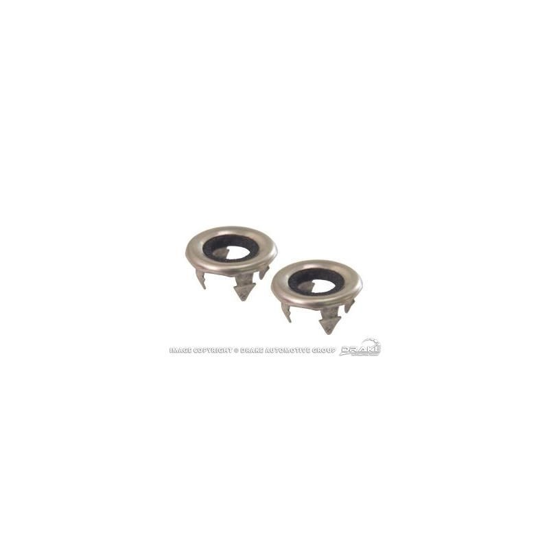 FORD MUSTANG 1965-1973 PAIRE DE GROMMETS DE PASSAGE DE LOQUET DE PORTE METAL door lock knob grommets SCOTT DRAKE D0DZ-6221999-AR