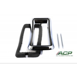 FORD MUSTANG 1968 FACETTE DE FEU ARRIERE CHROME GAUCHE OU DROIT tail light bezel black trim fits rh or lh ACP FM-BT008 C8ZZ-1348