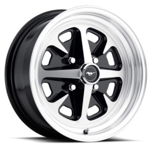FORD MUSTANG 1964-1973 (UNIQUEMENT POUR 6 CYLINDRES) JANTES LEGENDARY MAGNUM 400 ALUMINIUM NOIR BRILLANT 14 X 6 entraxe BP 4.5 (