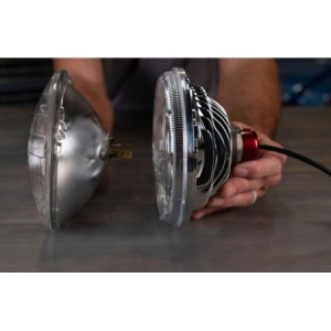 FORD MUSTANG 1965-1968 1970-1973 OPTIQUE LED Holley RetroBright Light - Modern White (5700K) LFRB155 vendu à l'unité
